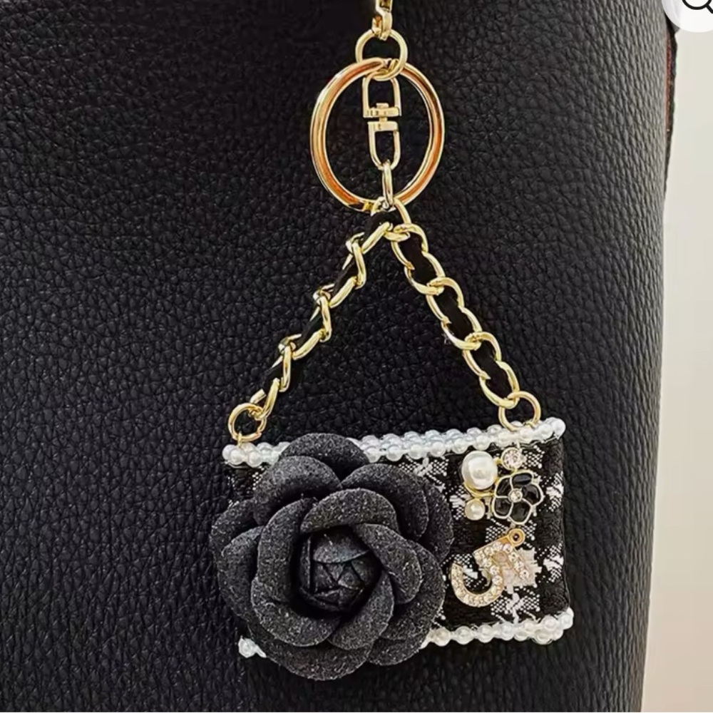 NWOT choose one FASHION FLOWER BAG KEYCHAIN OR BAG CHARM - Picture 3 of 3